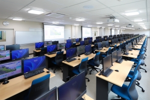 導入事例いたしました（名桜大学　パソコン教室）